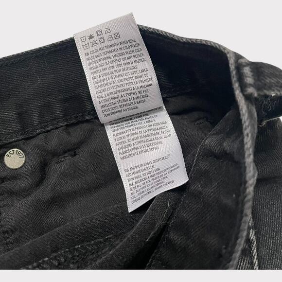 American Eagle Mom Jean Black Distressed 8 Long NWT High Waist Tapered Leg - Picture 9 of 12